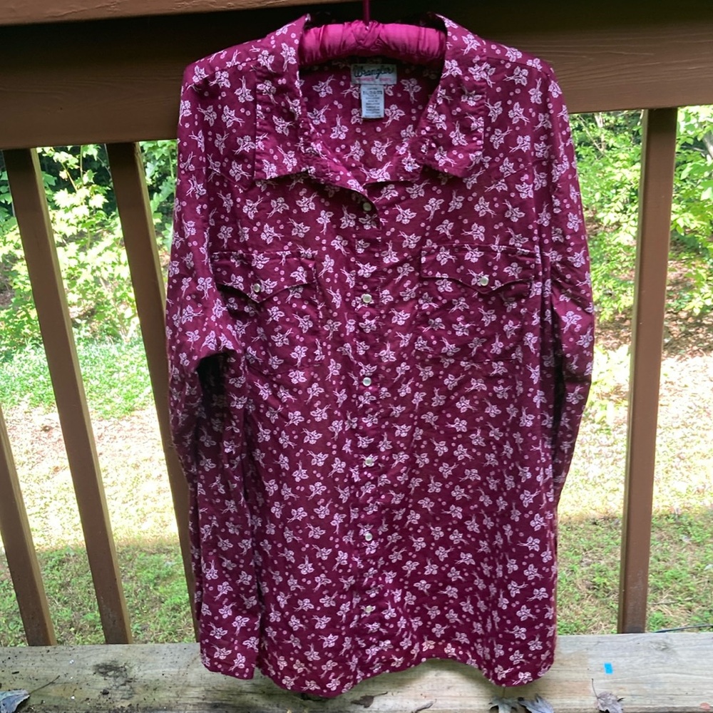 Wrangler cotton burgundy snap front shirt